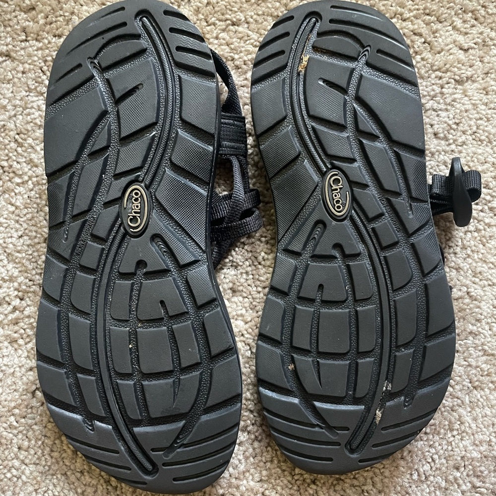 Black Chacos Z2